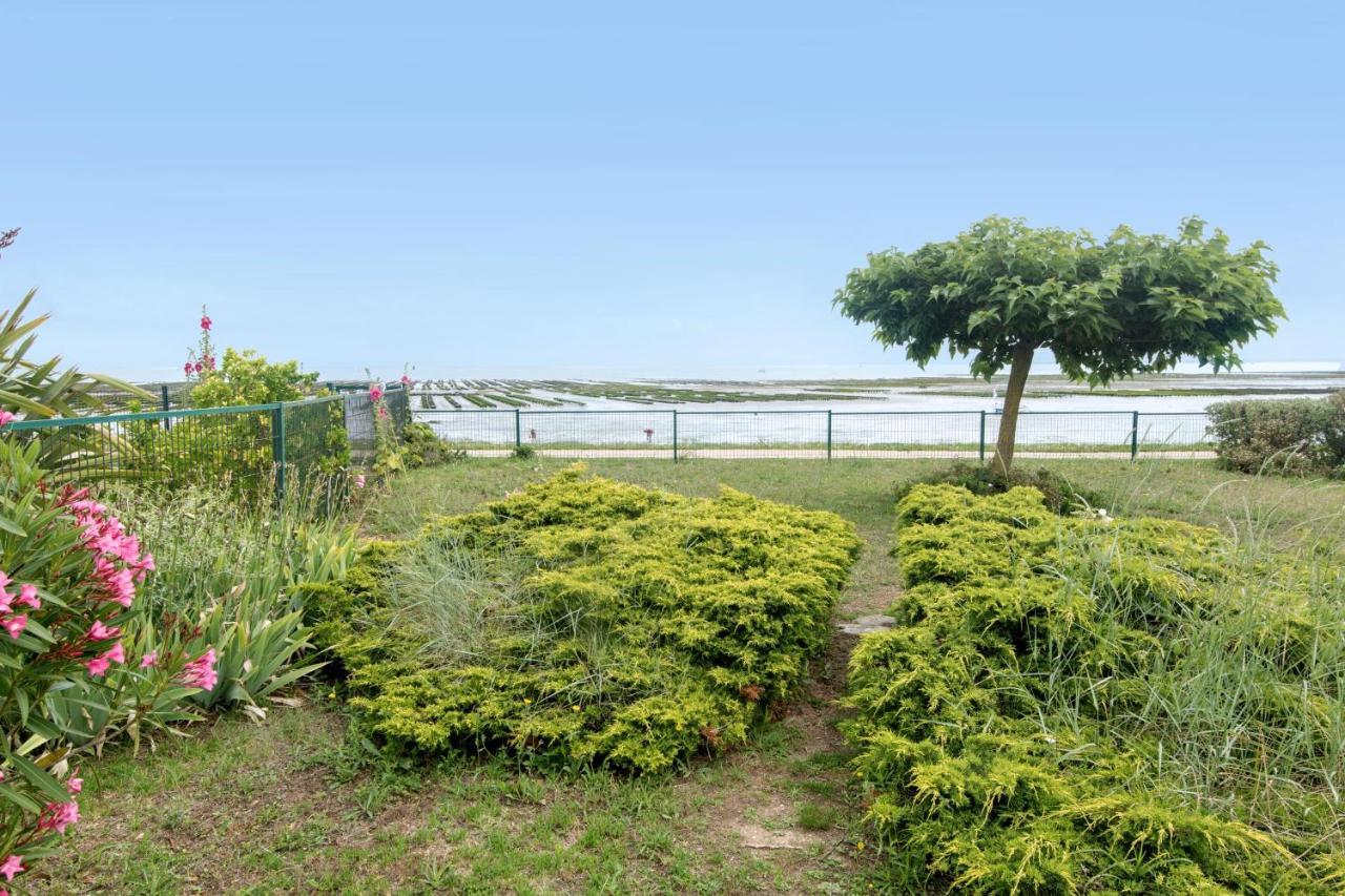 Maison Tremiere La Flotte Luaran gambar